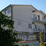 Apartments With A Parking Space Makarska - 16521