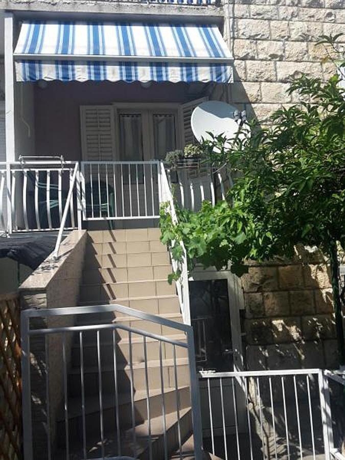 With A Parking Space - 16521 Apartment Makarska