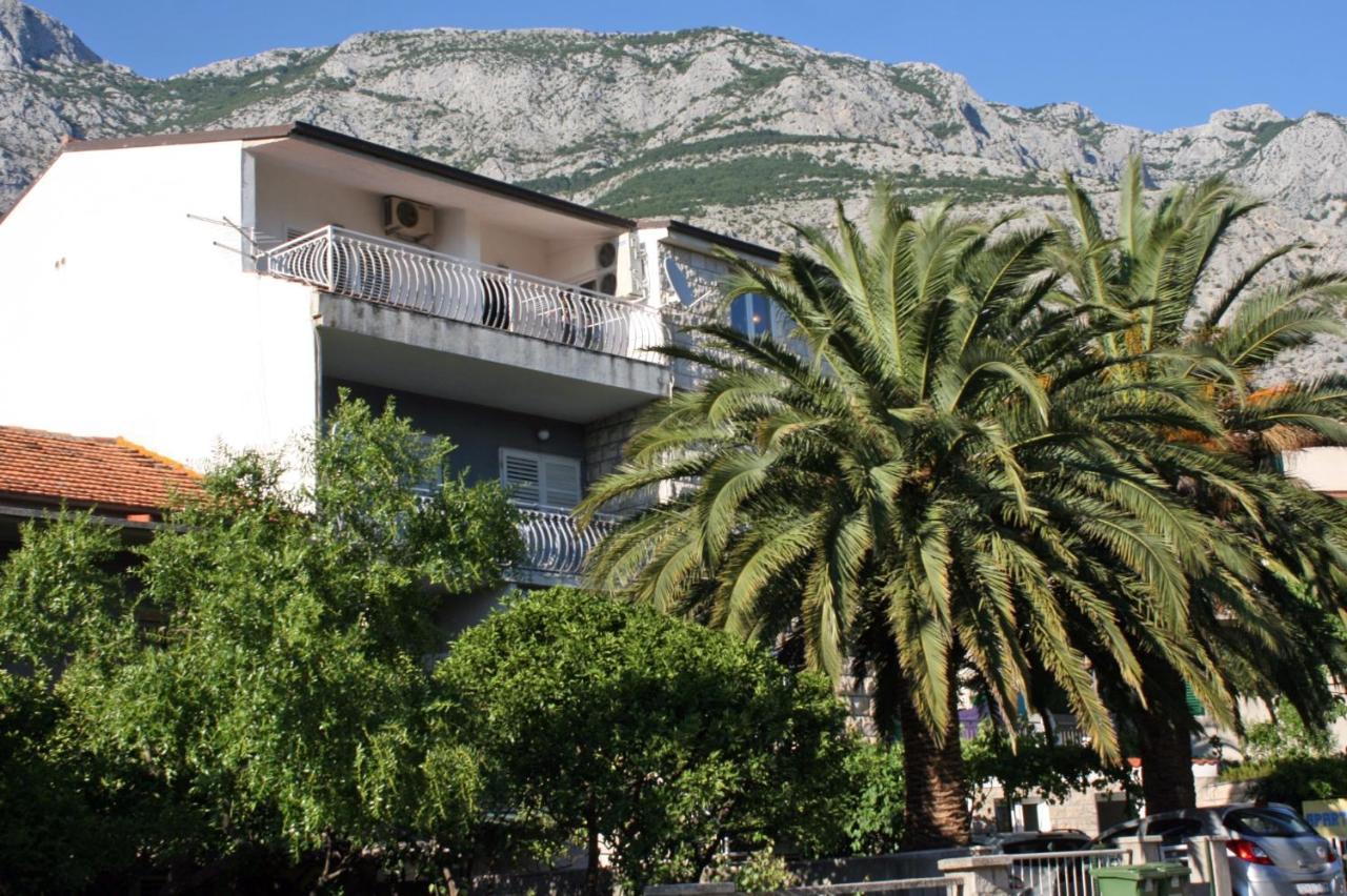 With A Parking Space - 16521 Makarska